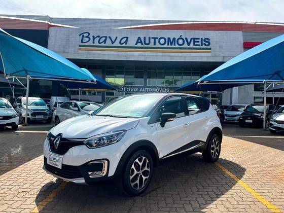 RENAULT CAPTUR 1.6 16V SCE FLEX BOSE X-TRONIC RENAULT CAPTUR 1.6 16V SCE FLEX BOSE X-TRONIC